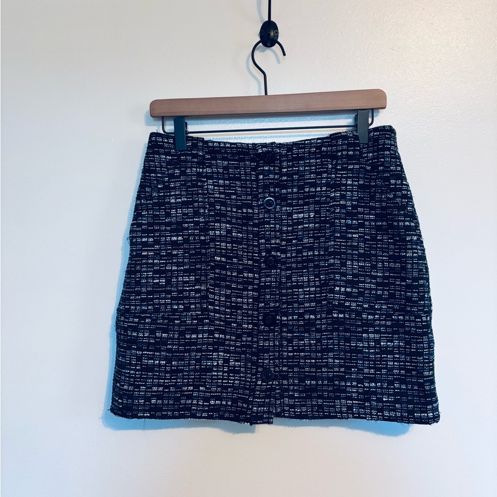 Banana Republic preppy blue mini skirt with front pockets and front buttons
